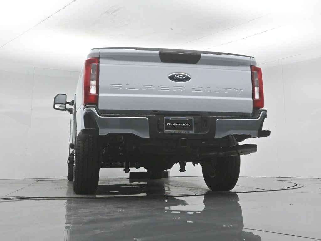 New 2026 Oxford White Ford XLT image 48