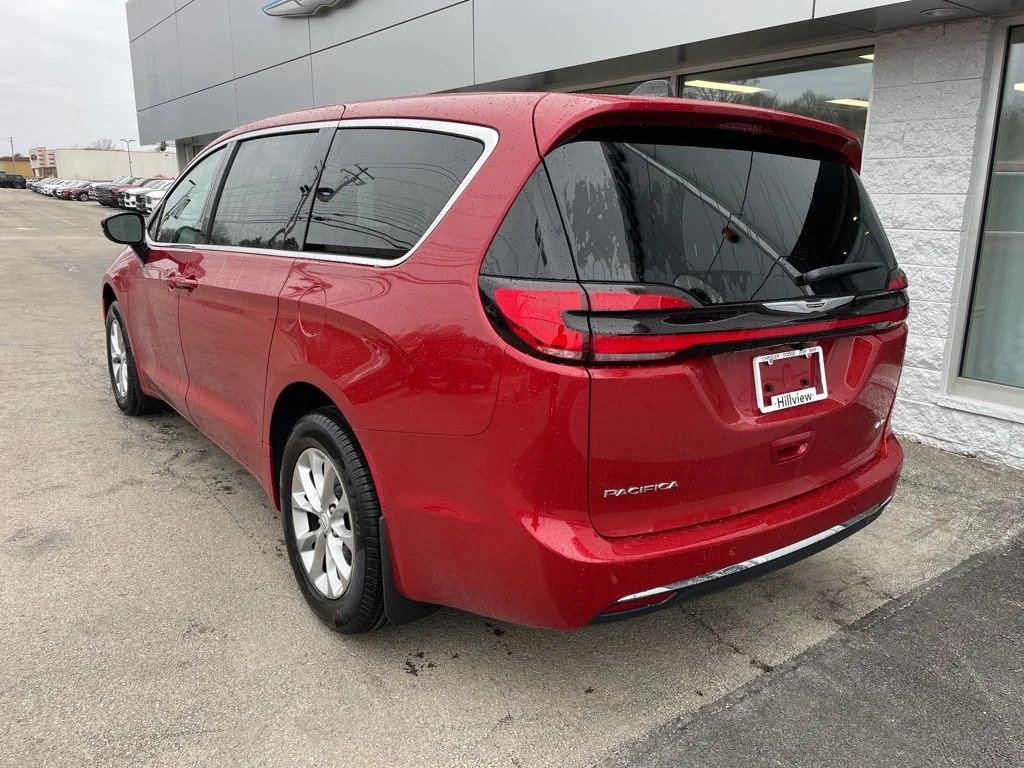 New 2026 Red Hot Pearl-Coat Exterior Paint Chrysler Select image 3