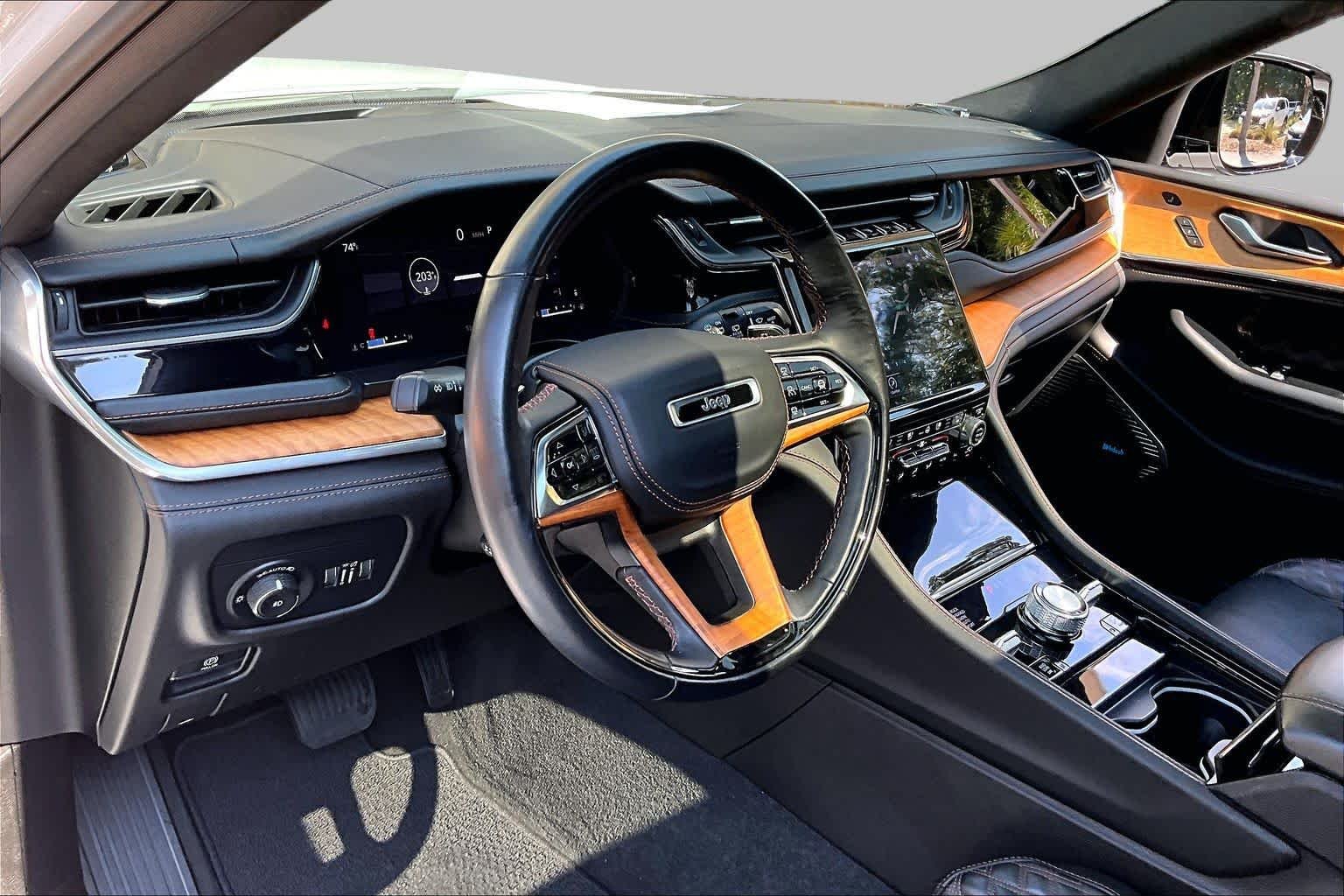 Used 2022 Bright White Clearcoat Jeep Summit image 18