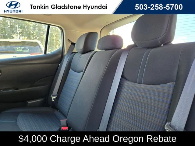Used 2025 Glacier White Nissan S image 17