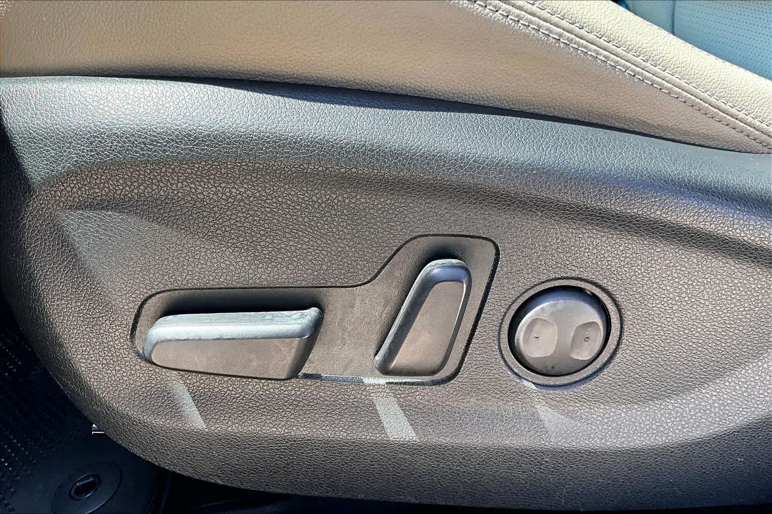 Used 2021 Pacific Blue Kia S image 30