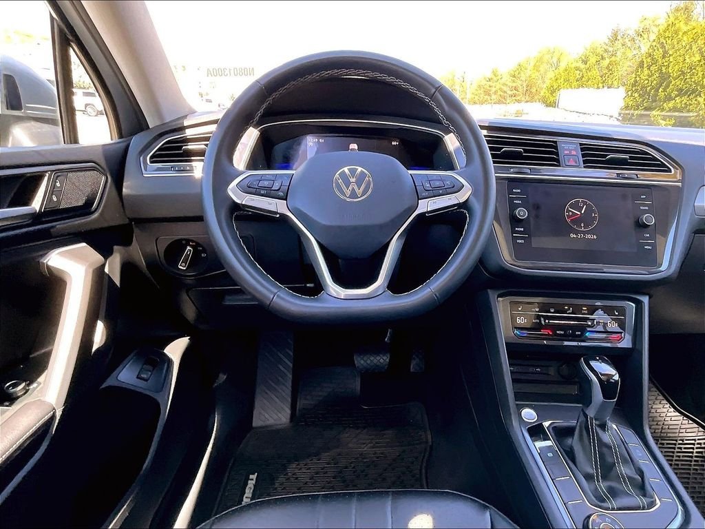 Used 2024 Silver Volkswagen 2.0T SE image 17