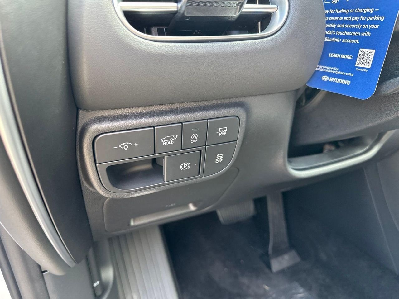 New 2026 White Hyundai SEL Premium AWD image 11