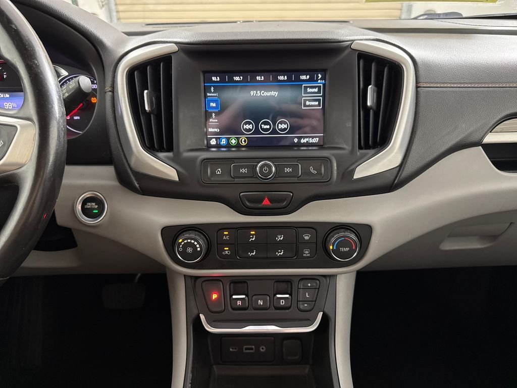 Used 2019 White GMC SLE image 17