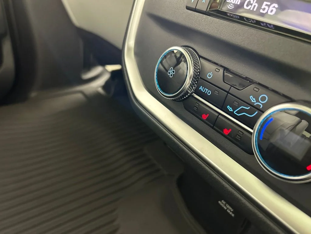 New 2026 Star White Metallic Tri-Coat Ford MAX Platinum® image 32