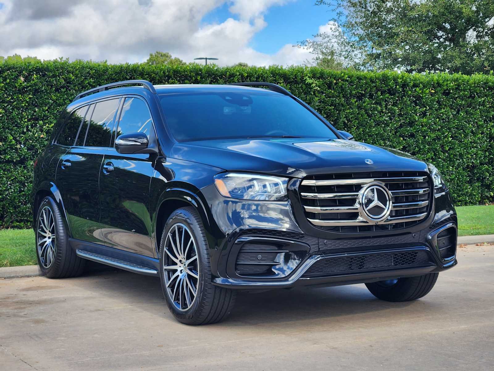 Certified Used 2026 Obsidian Black Metallic Mercedes-Benz GLS 450 image 3
