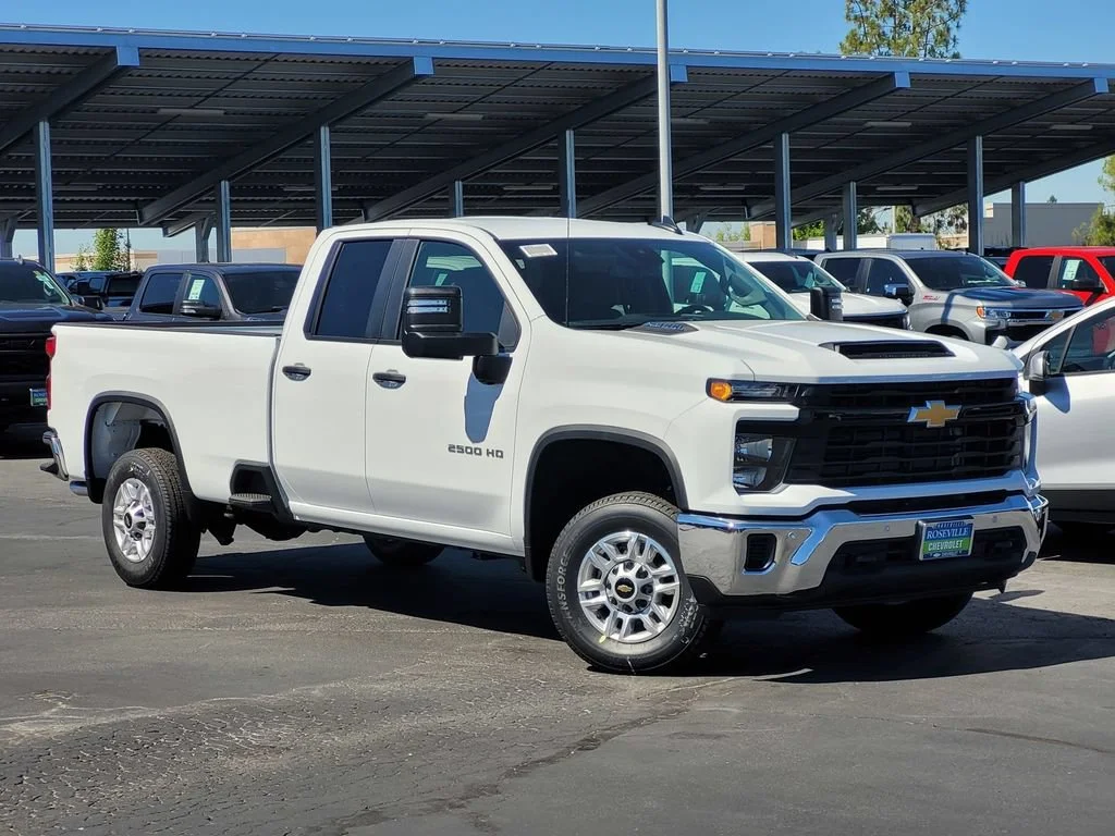 New 2026 Summit White Chevrolet WT image 1