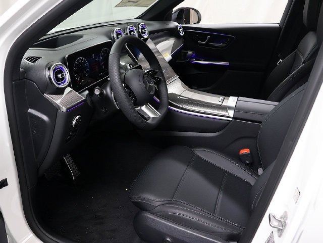 New 2027 Polar White Mercedes-Benz GLC 300 image 11