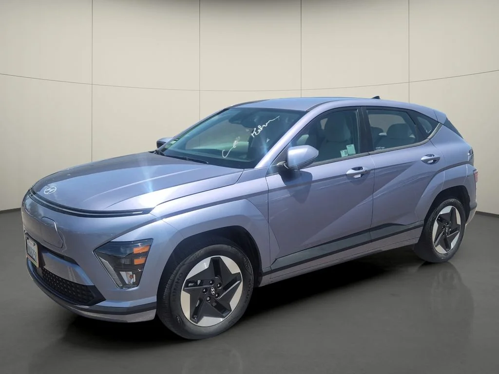 Used 2024 Blue Hyundai SE image 3