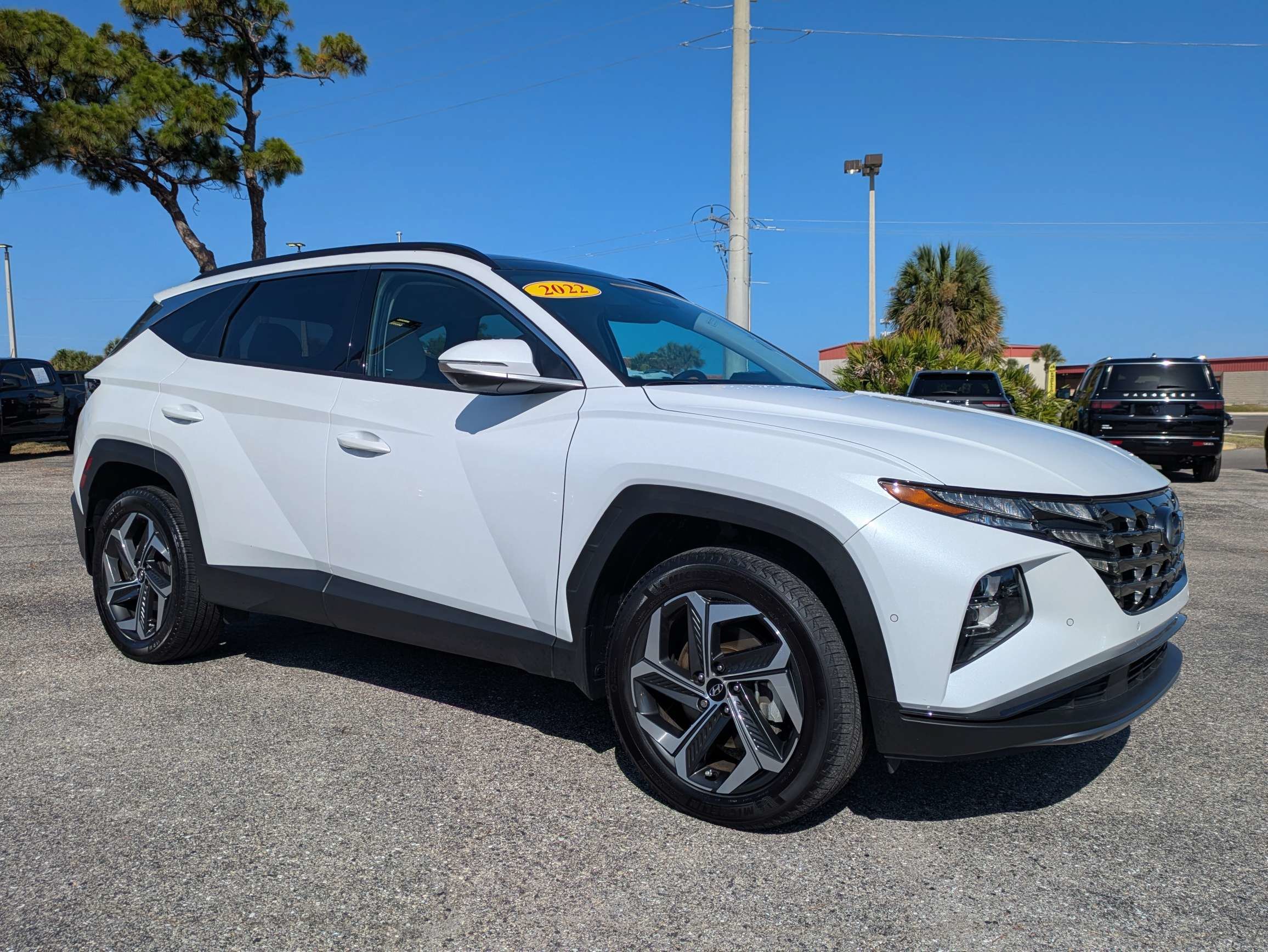 Used 2022 Quartz White Hyundai Limited image 2
