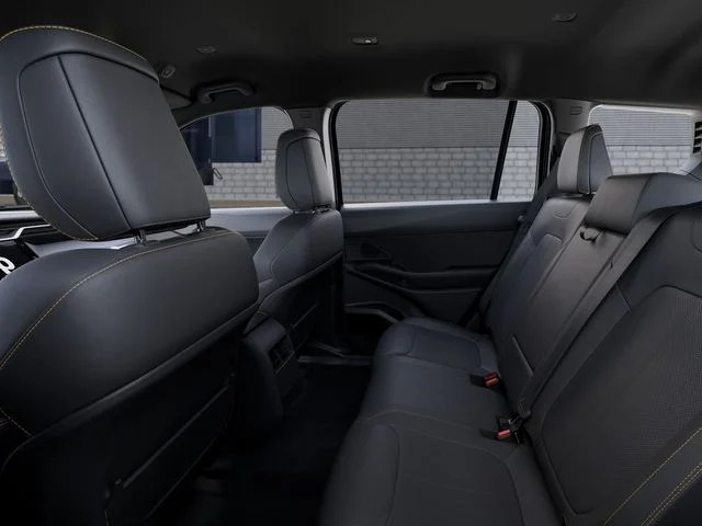 New 2026 Diamond Black Crystal Pearlcoat Jeep  image 24