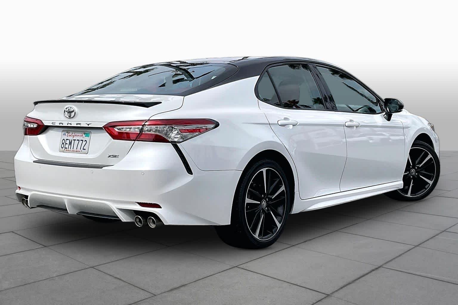 Used 2018 Midnight Black Metallic/Wind Chill Toyota XSE image 11