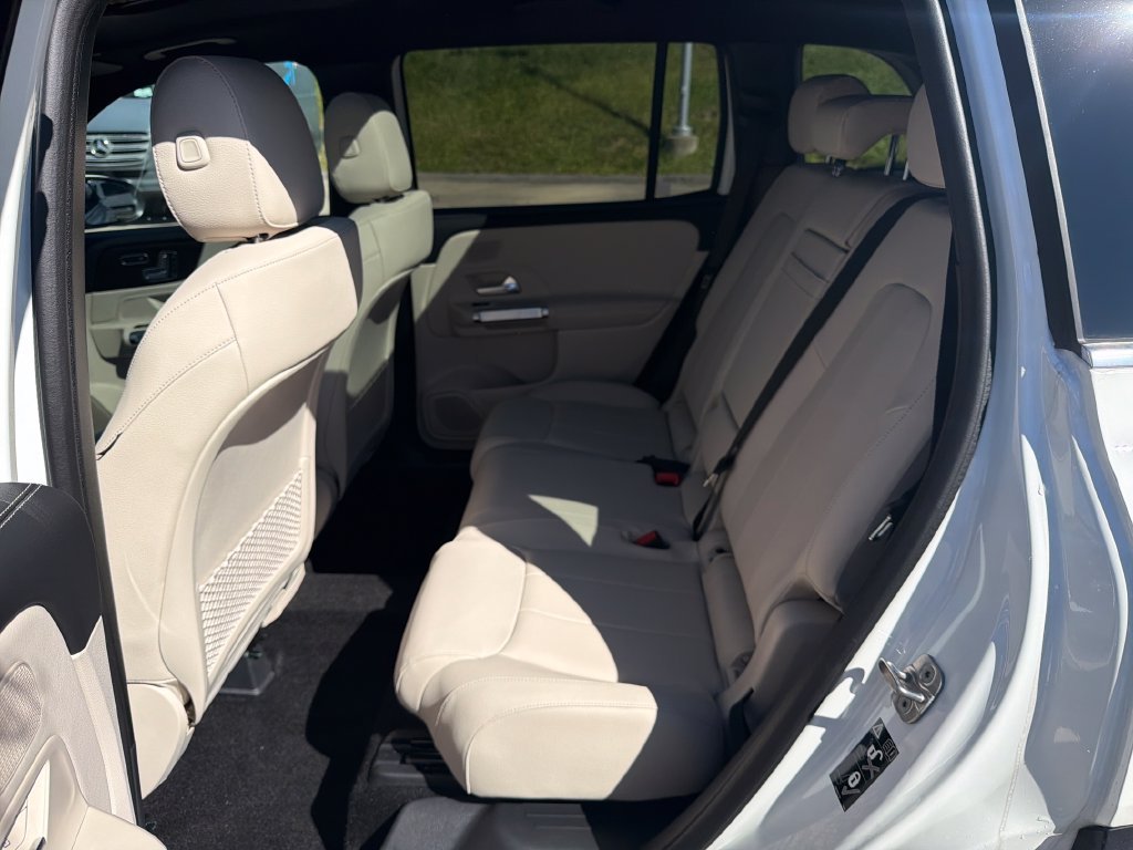 New 2026 Polar White Mercedes-Benz GLB 250 image 27
