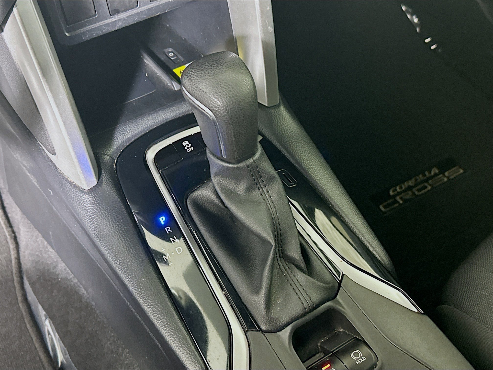 Used 2023 Celestite Toyota LE image 21