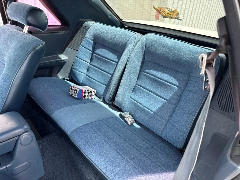Used 1989 White Ford LX image 11