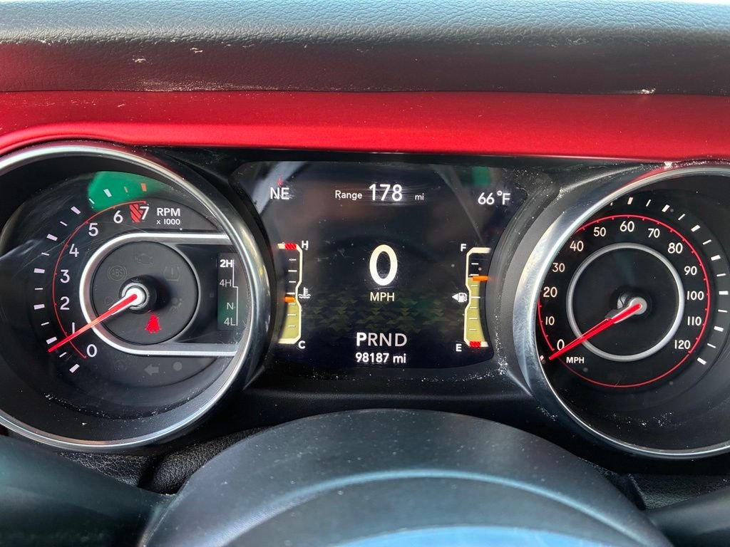 Used 2020  Jeep Rubicon image 28