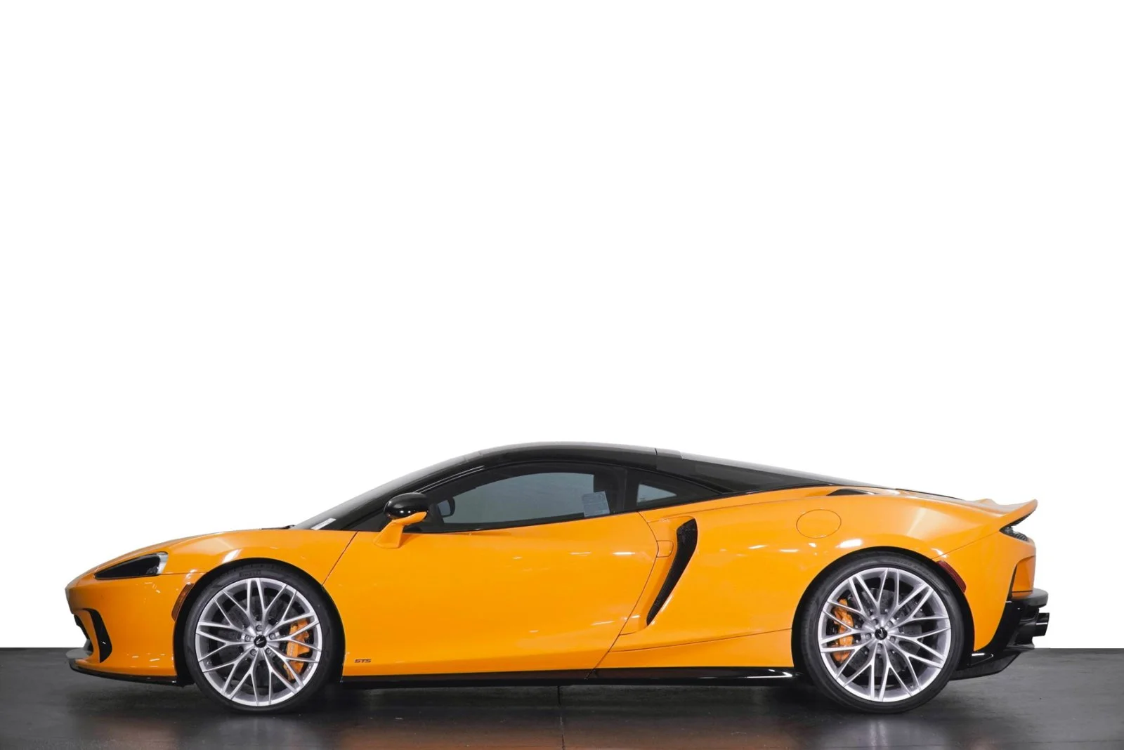 Certified Used 2025  McLaren  image 28