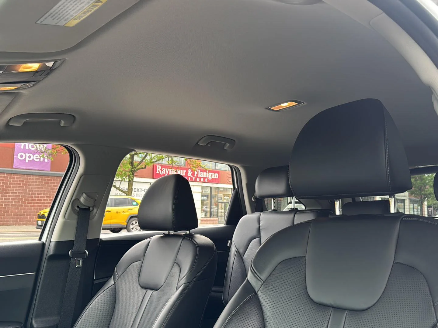 2025 Kia Sorento S - Photo 16