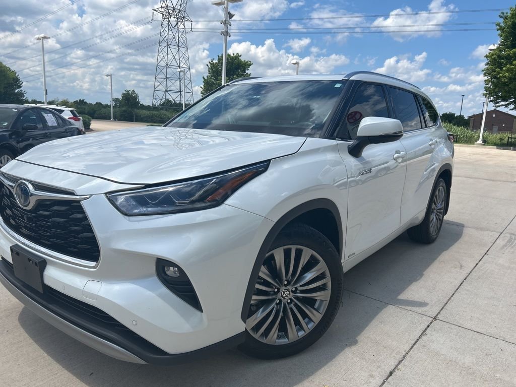 2020 Toyota Highlander Platinum Hybrid 4x4's photo