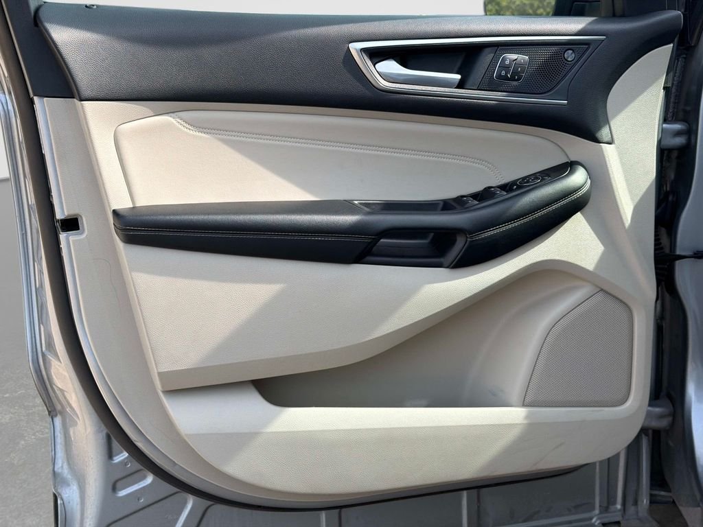 Used 2022 Silver Ford Titanium image 18
