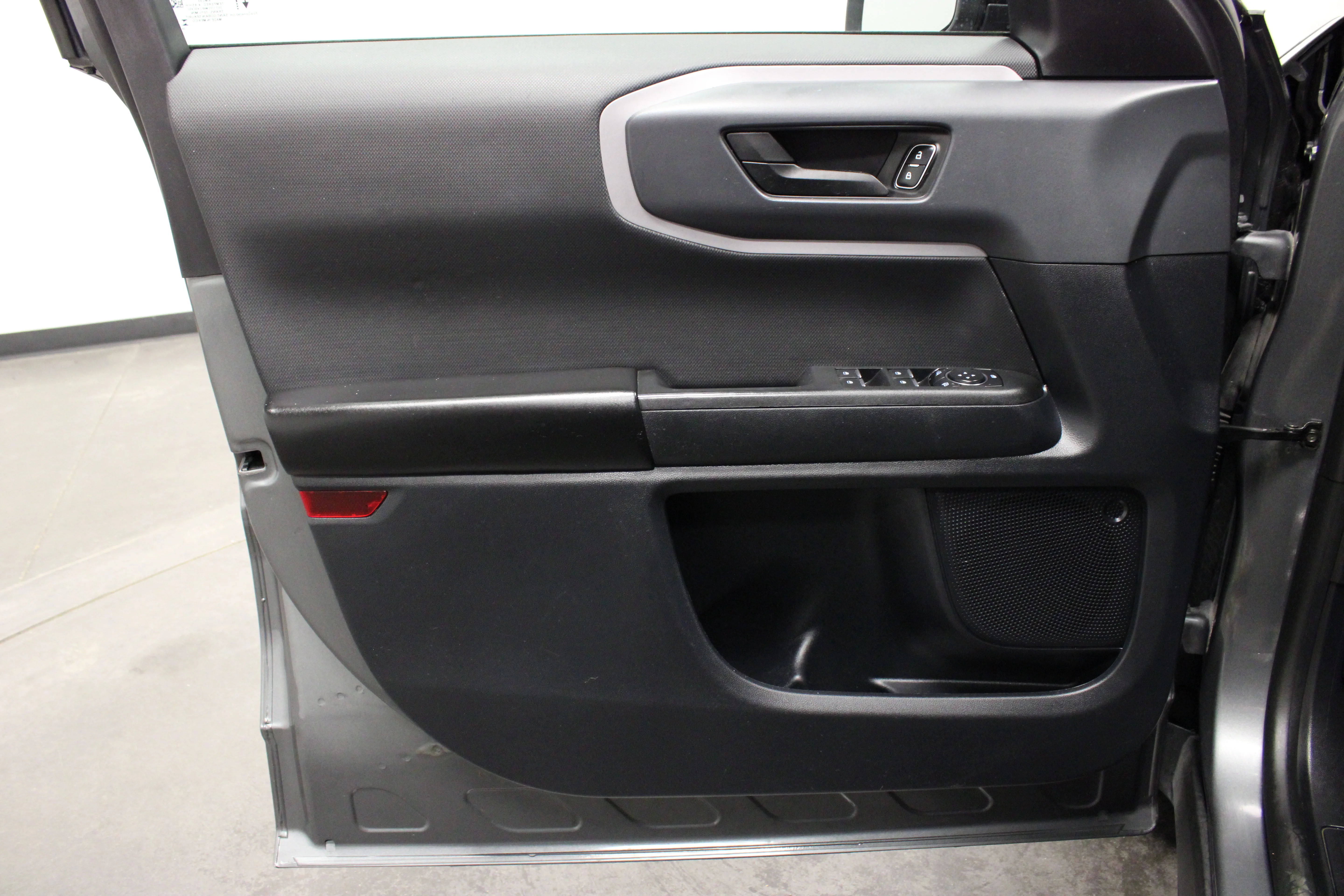 Used 2024 Gray Metallic Ford Big Bend image 17
