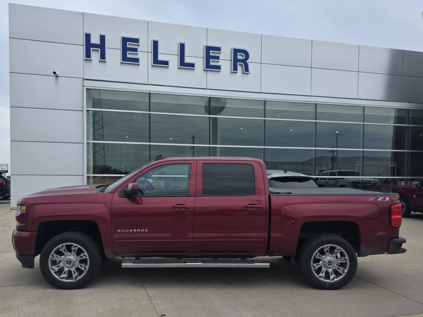Used 2018 Cajun Red Tintcoat Chevrolet LT image 3