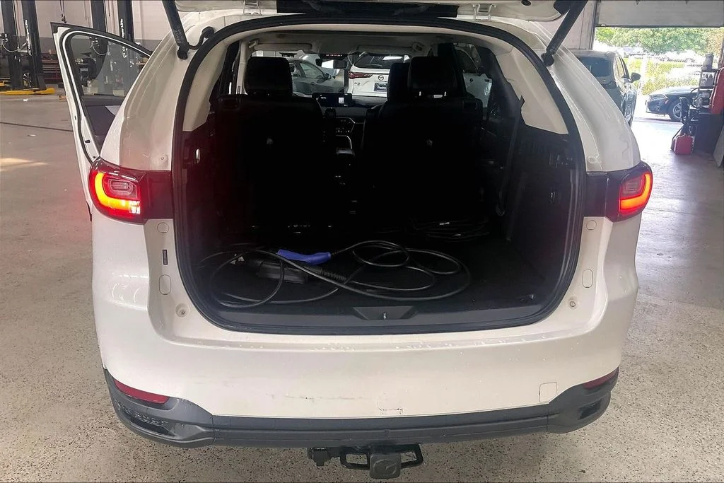 Used 2024 White Mazda Preferred image 29