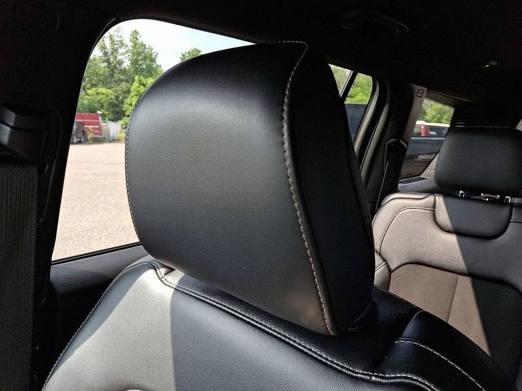 Used 2023 Gray Jeep Altitude 4x4 image 51