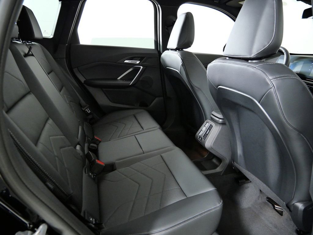 Used 2026 Jet Black BMW xDrive28i image 25