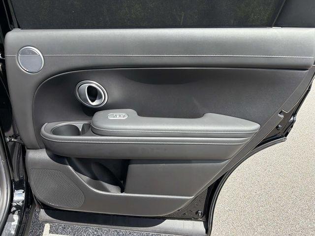 New 2027 Black Hyundai Blue SEL 7P image 17