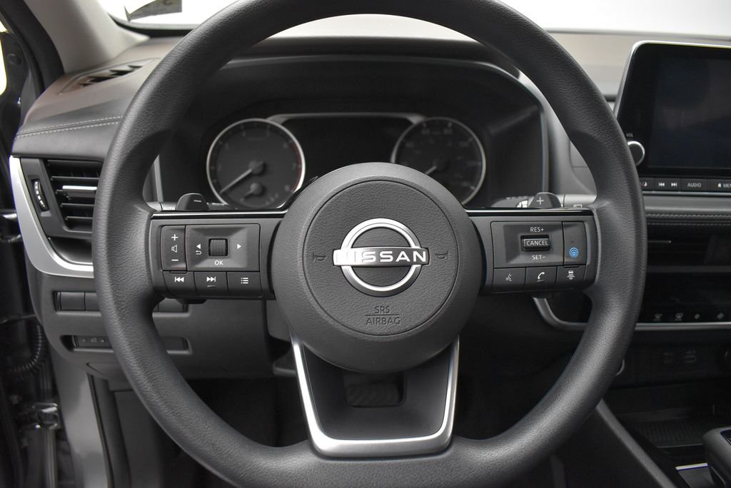 Used 2023 Gray Nissan SV image 16