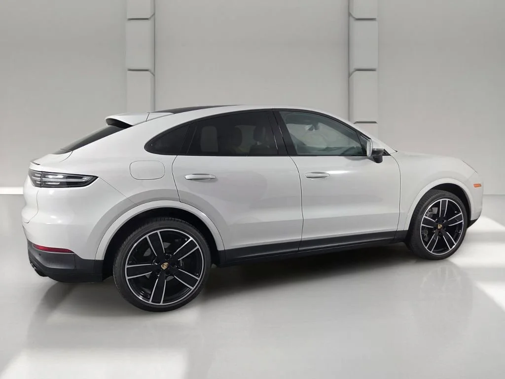 Used 2023 Chalk Porsche Platinum Edition image 5