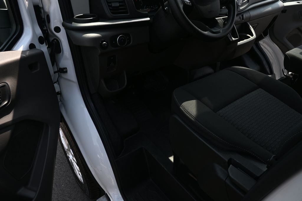 Used 2025 White Ford Base image 7