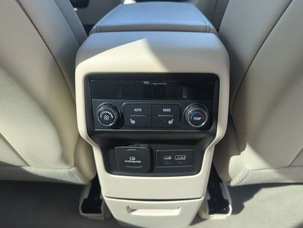 Used 2021 White GMC Denali image 38