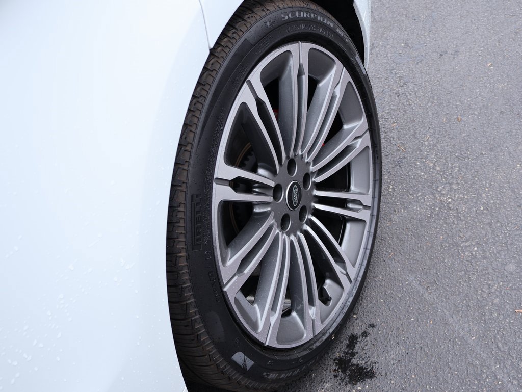 Certified Used 2025 Fuji White Land Rover Dynamic SE image 38