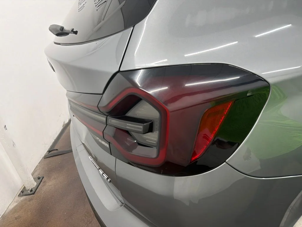 Used 2023 Gray BMW xDrive30i image 12