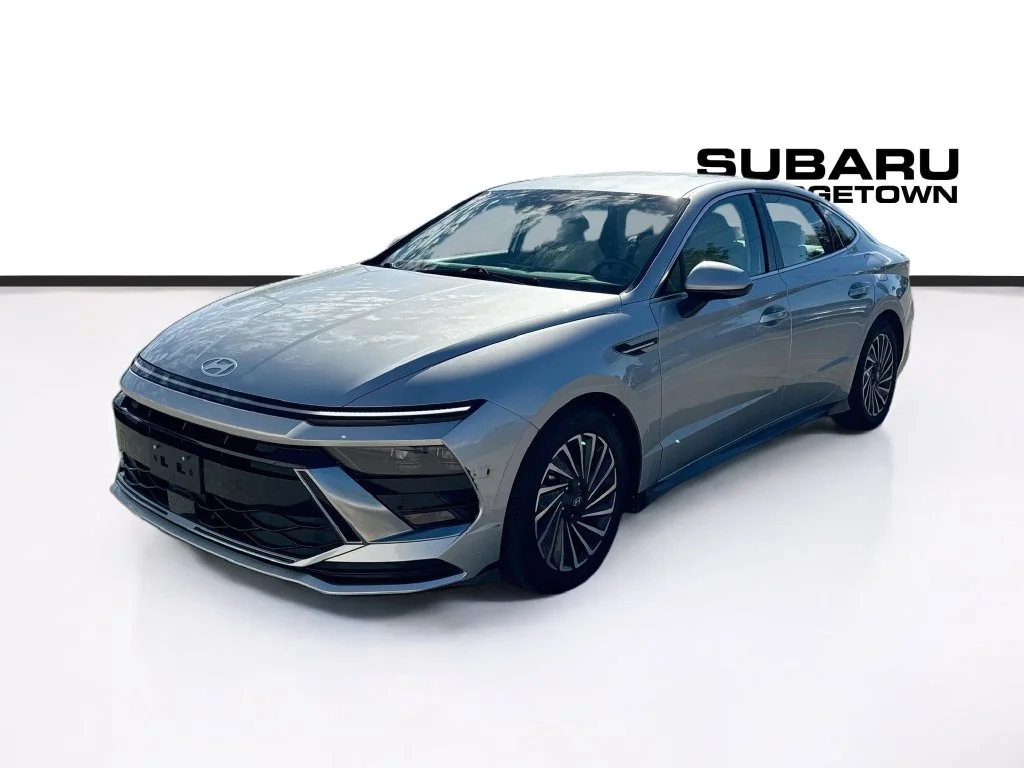 Used 2024 Silver Hyundai SEL image 3