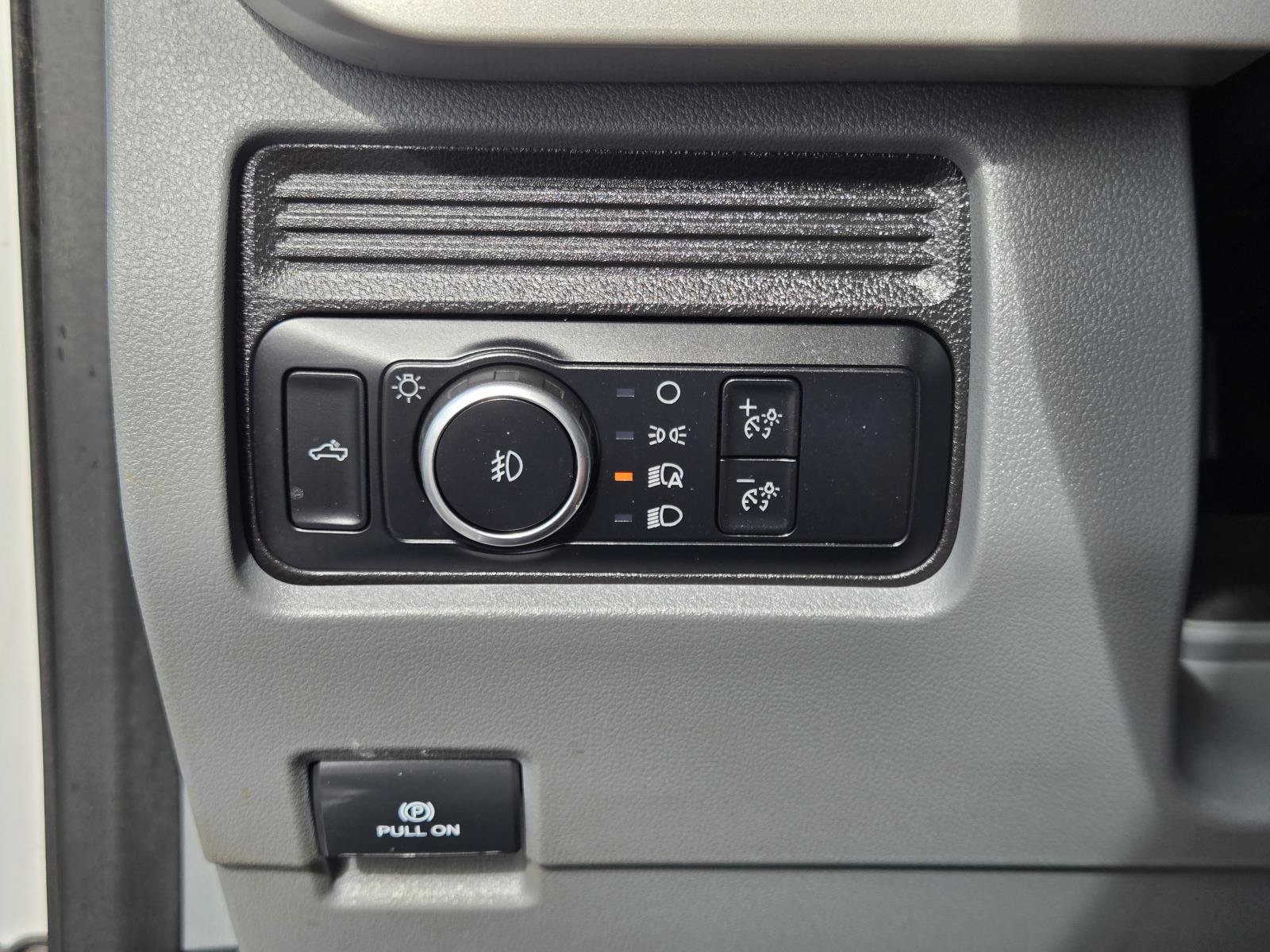 Used 2024 Oxford White Clearcoat Ford XL image 25