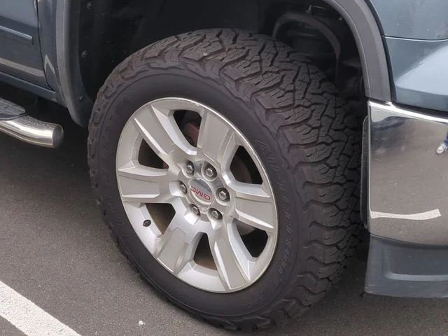 Used 2014 Gray GMC SLE image 7