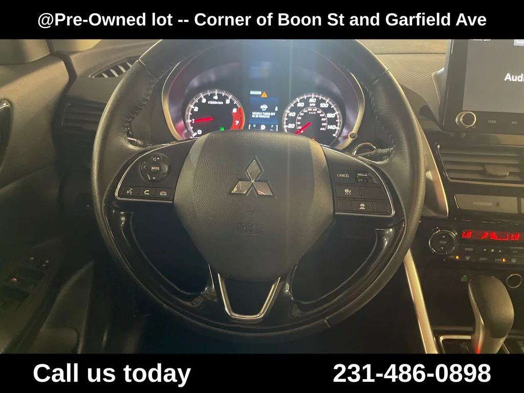Used 2025  Mitsubishi SE image 19