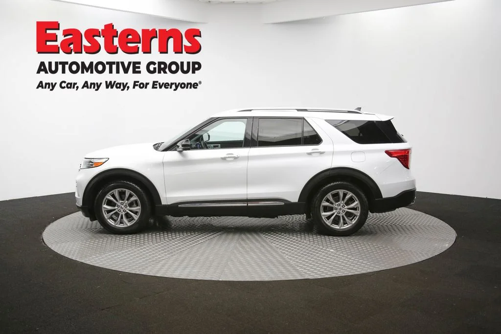 Used 2023 White Ford Limited image 61