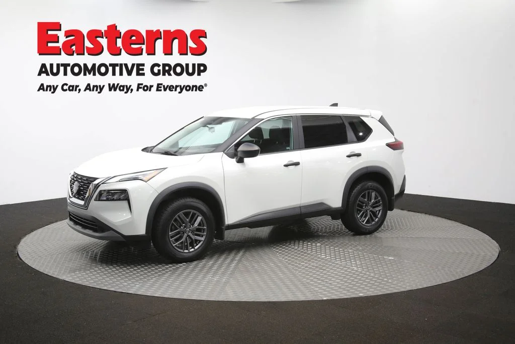 Used 2023 White Nissan S image 52