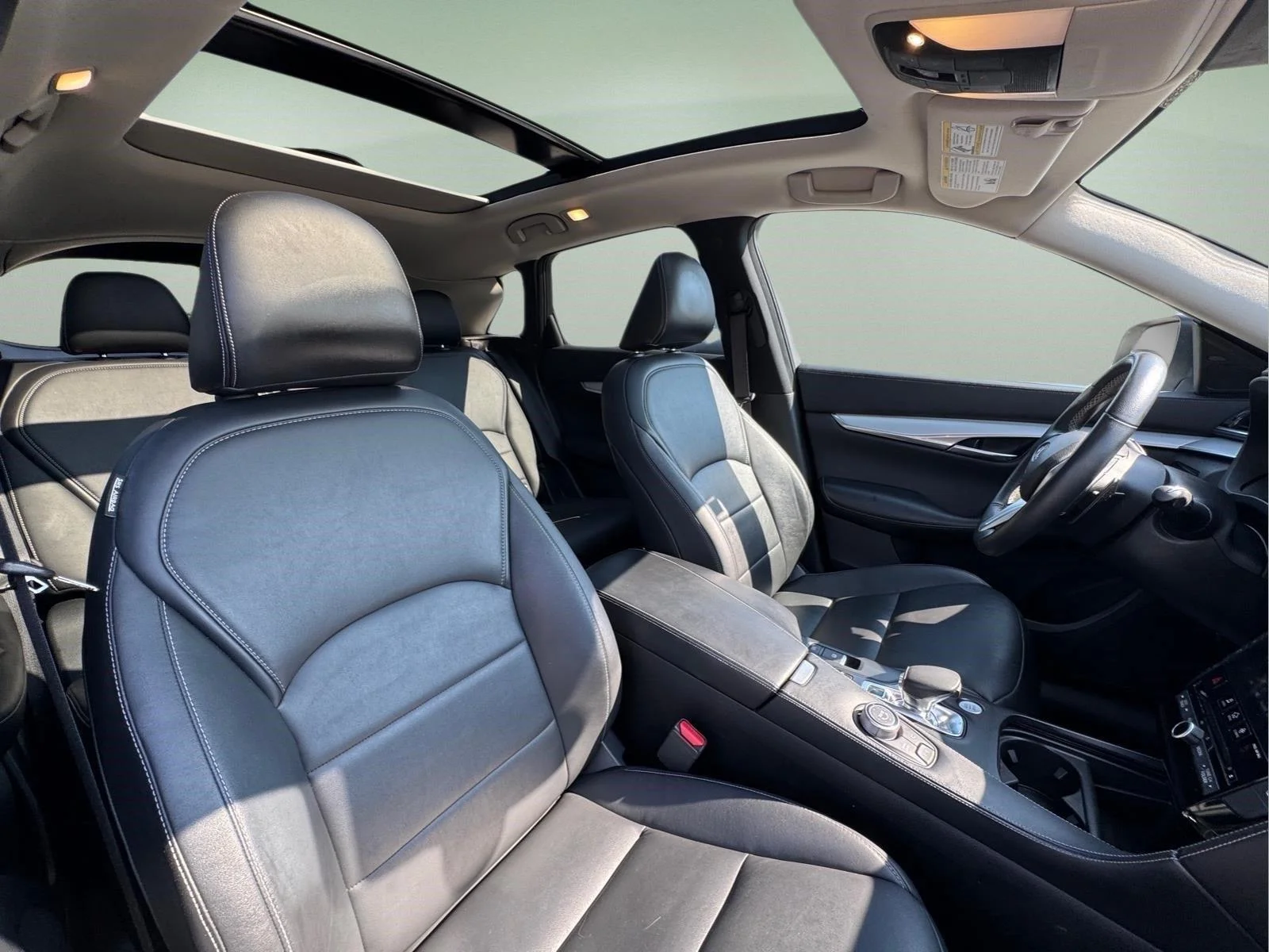 Used 2020 Majestic White INFINITI LUXE image 11