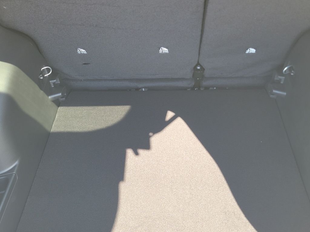 New 2026 Sting-Gray Clearcoat Jeep Latitude image 8