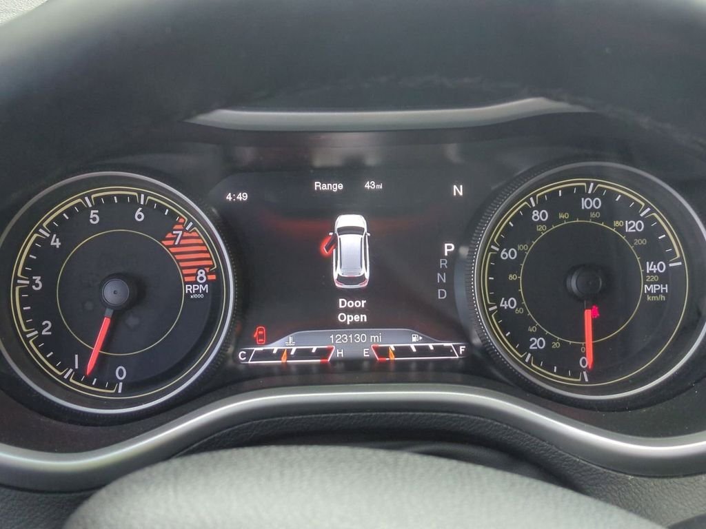Used 2016 White Jeep Trailhawk image 17