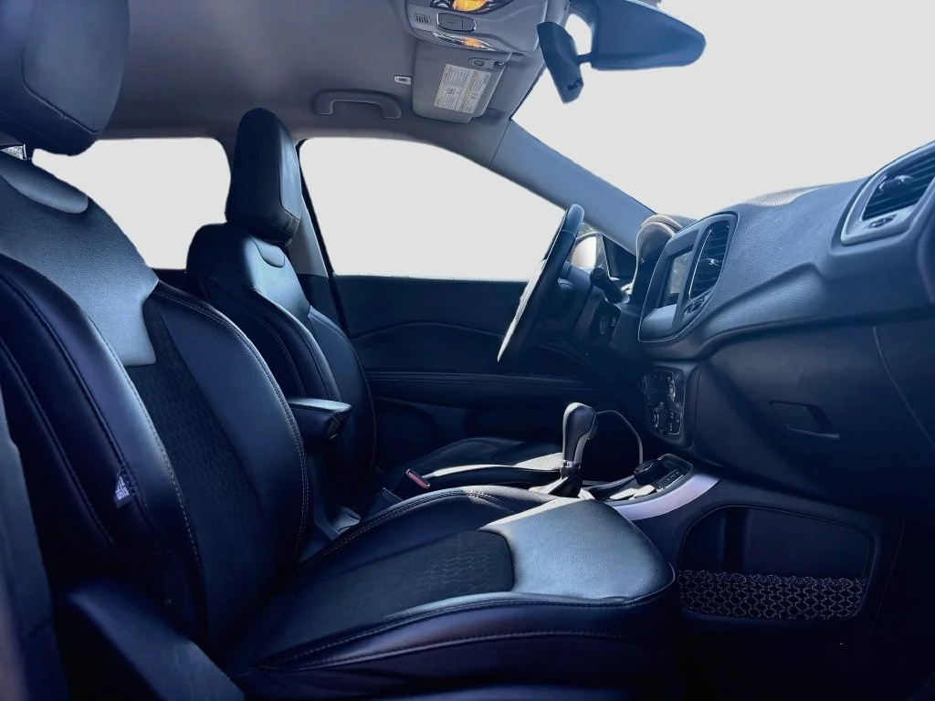 Used 2019 Red Jeep Latitude image 18