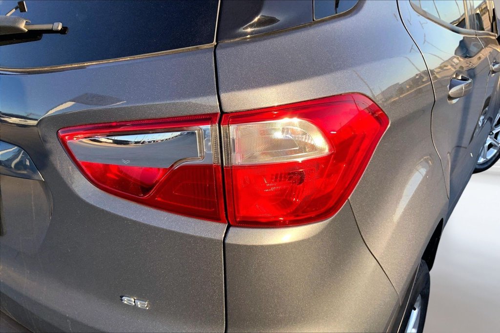 Used 2018 Smoke Metallic Ford SE image 30