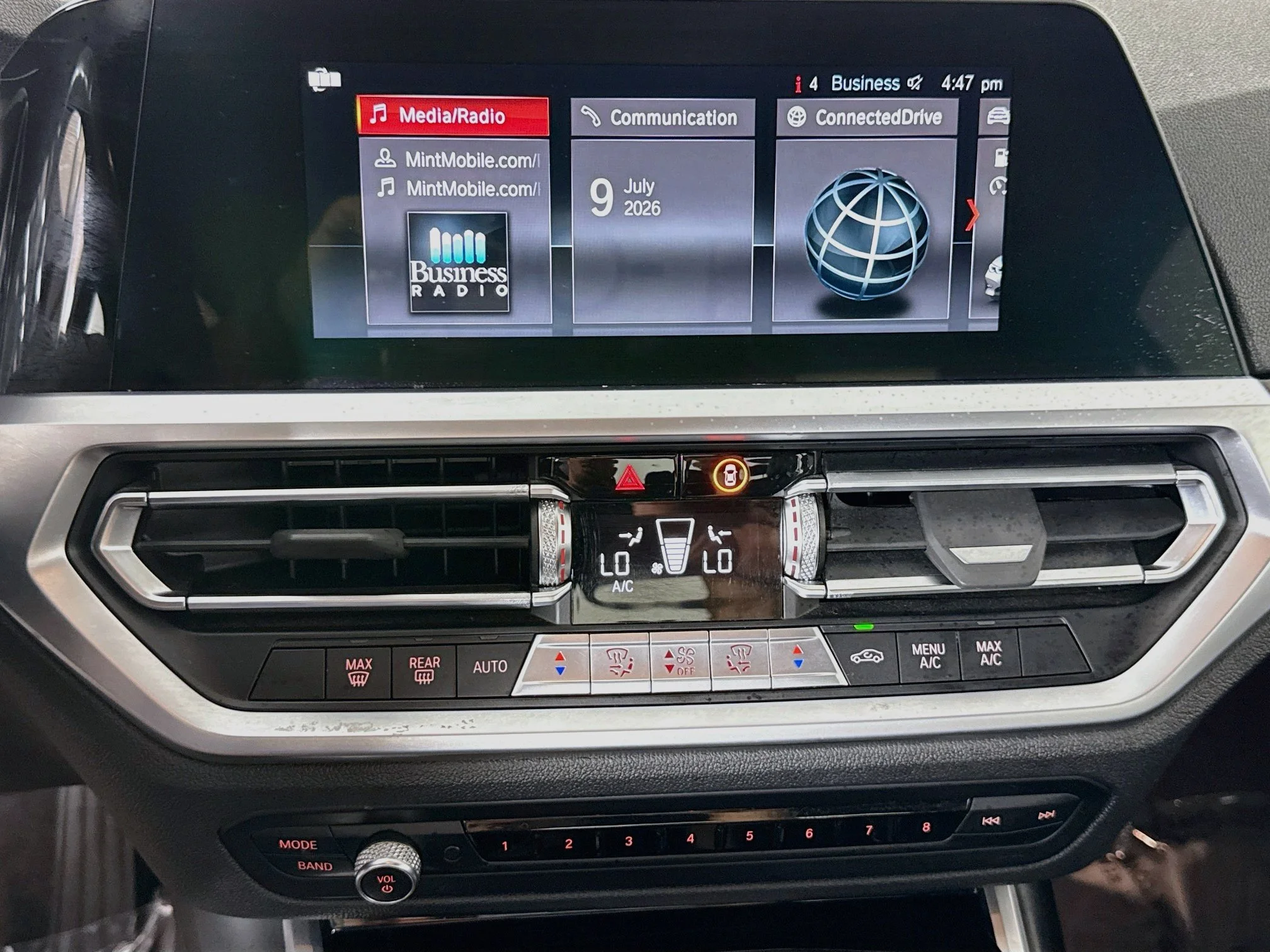 Used 2019 Alpine White BMW 330i image 14