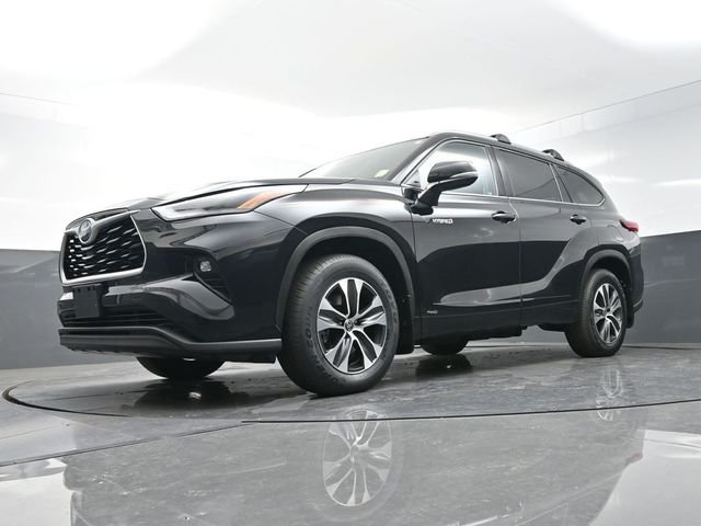 Used 2021 Black Toyota XLE image 53