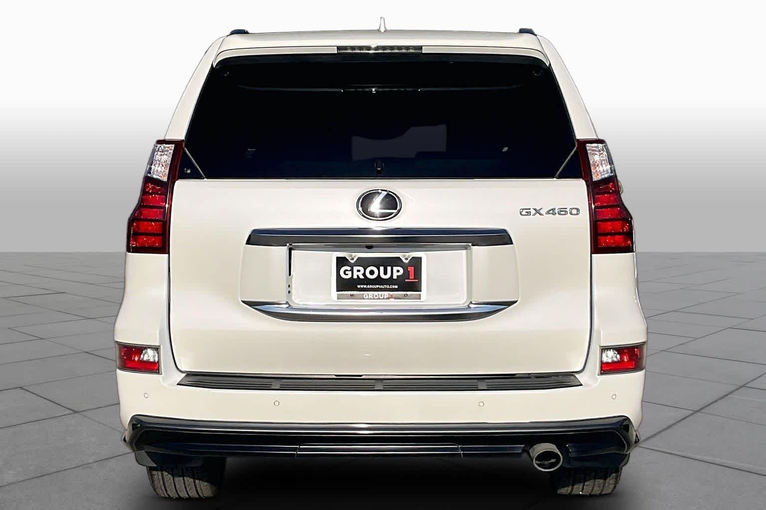 Used 2022 Starfire Pearl Lexus Luxury image 5